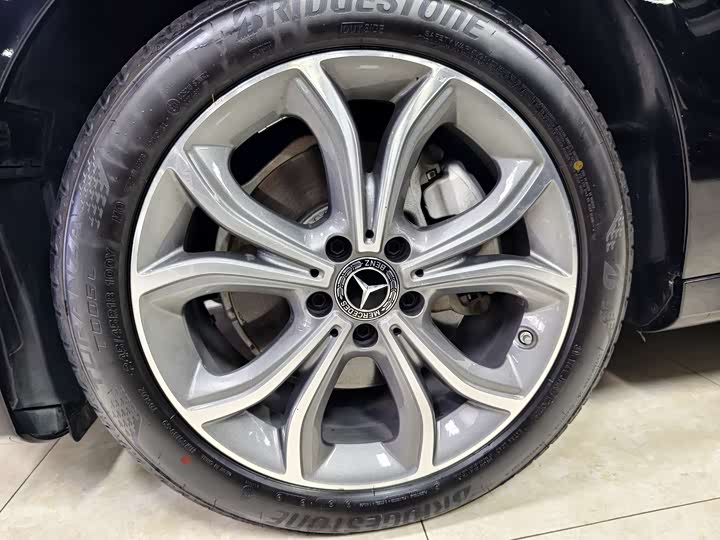 Photo 4 - Mercedes-Benz E-Class