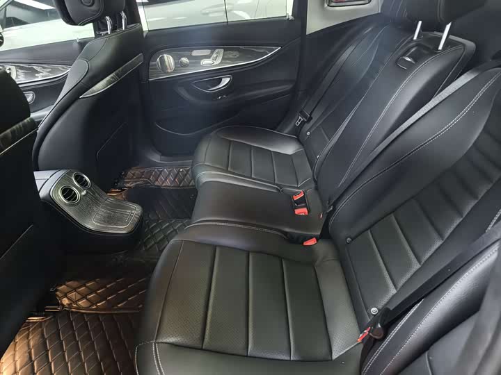 Photo 7 - Mercedes-Benz E-Class