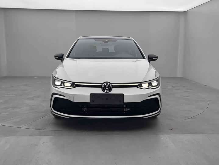 Фото 2 - Volkswagen Golf
