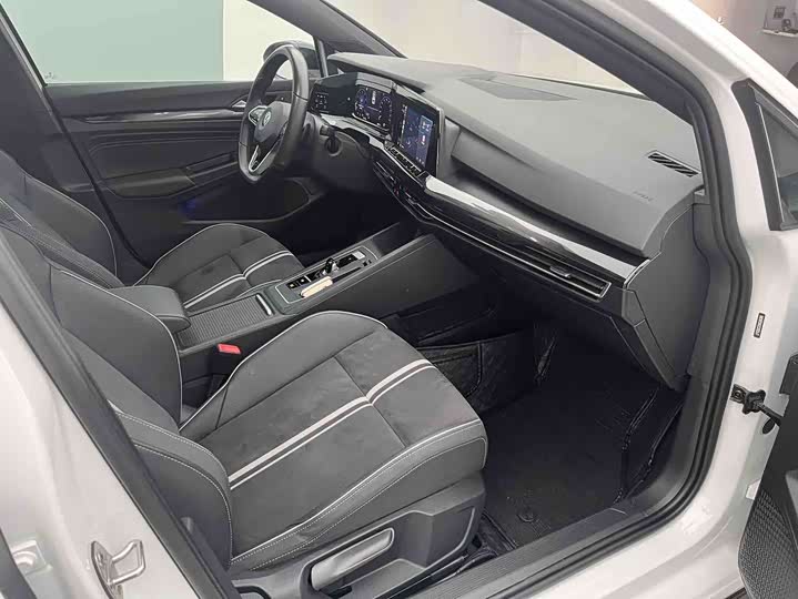 Фото 8 - Volkswagen Golf