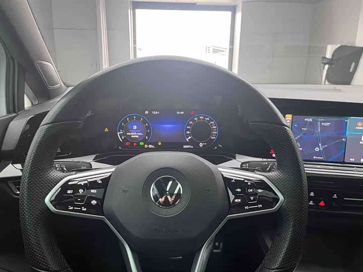 Фото 9 - Volkswagen Golf