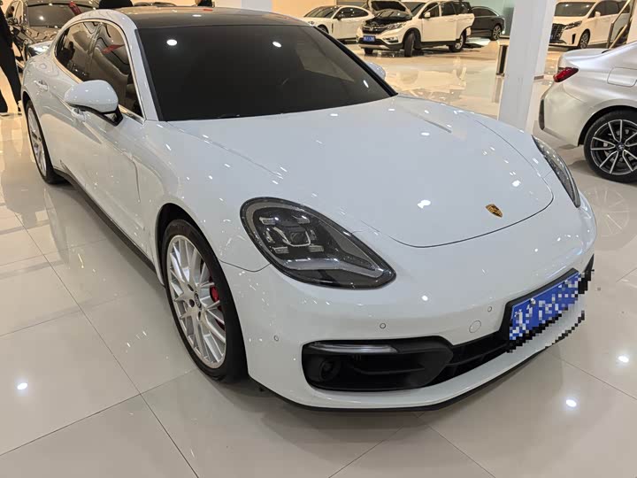 Фото 2 - Porsche Panamera