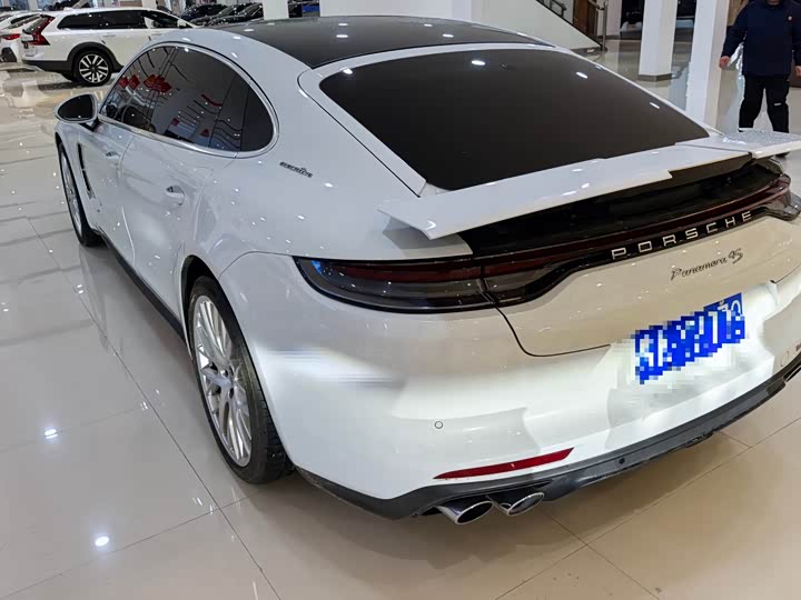 Фото 3 - Porsche Panamera