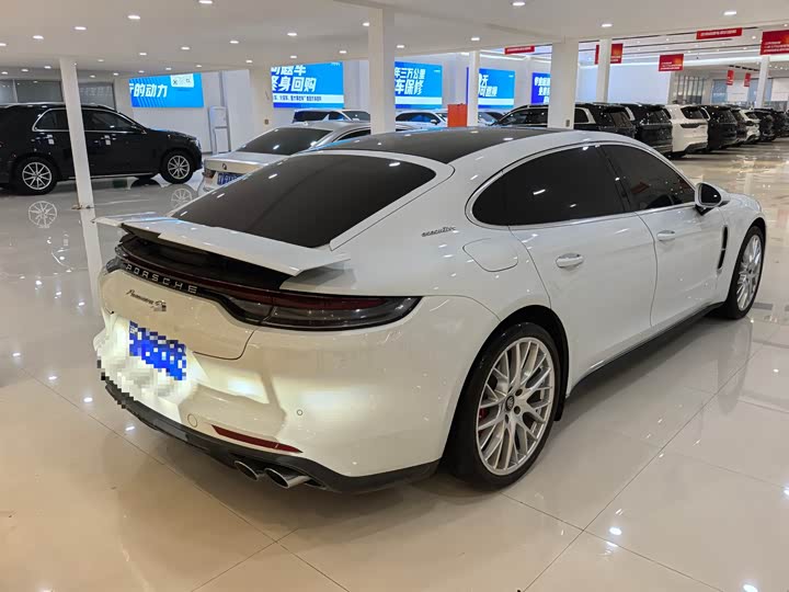Фото 4 - Porsche Panamera