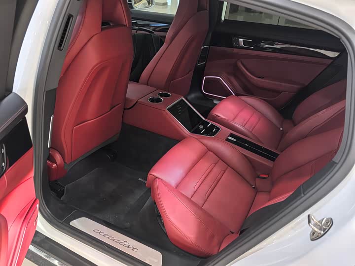 Фото 7 - Porsche Panamera