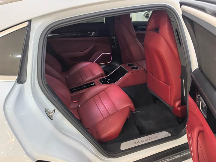 Фото 8 - Porsche Panamera