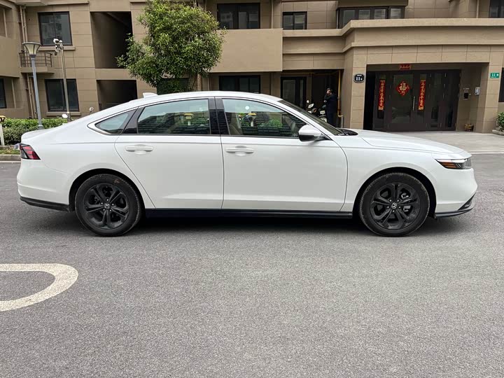 Фото 9 - Honda Accord