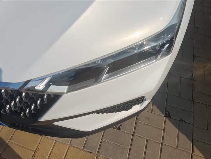 Фото 5 - Bestune T77