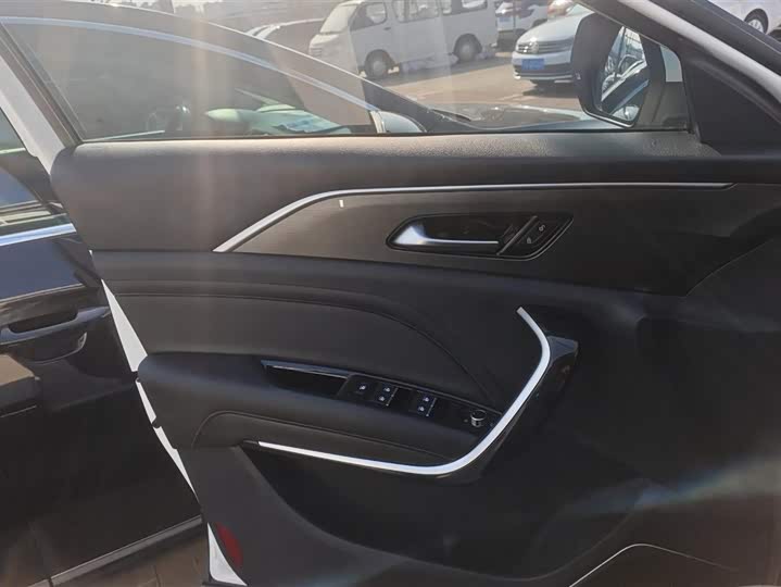 Фото 7 - Bestune T77