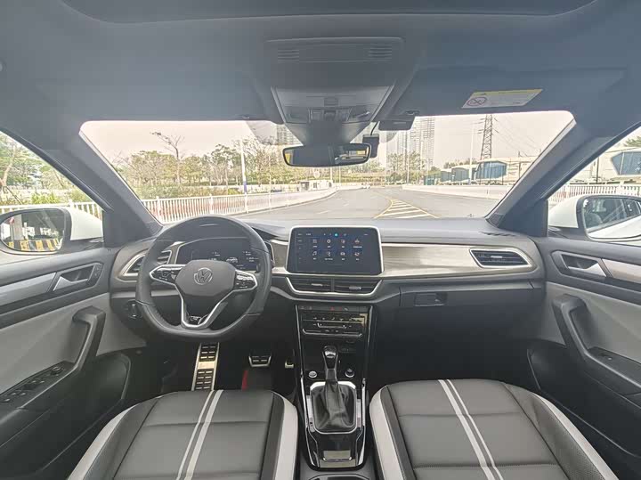 Фото 8 - Volkswagen T-Roc