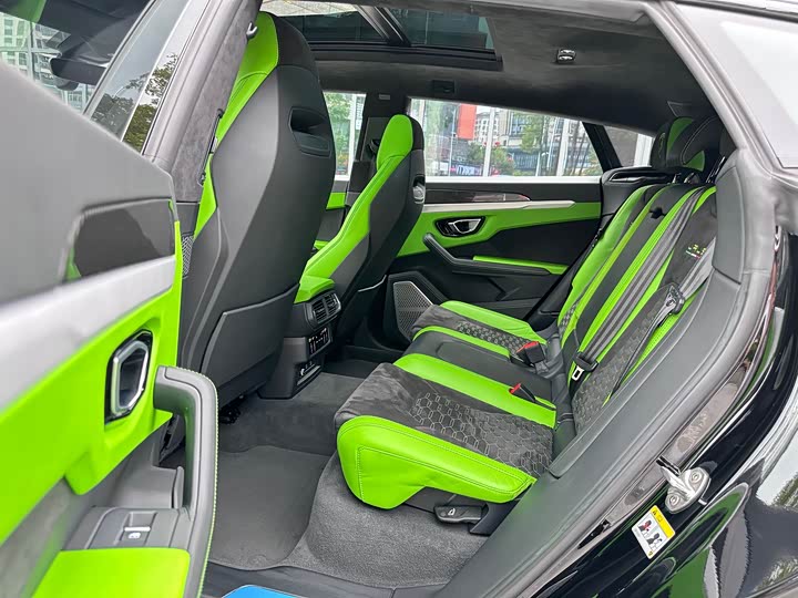 Фото 6 - Lamborghini Urus