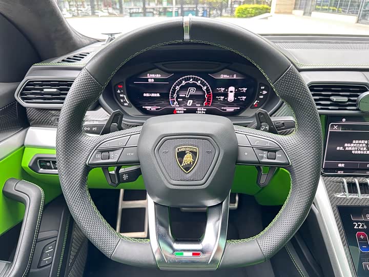 Фото 9 - Lamborghini Urus