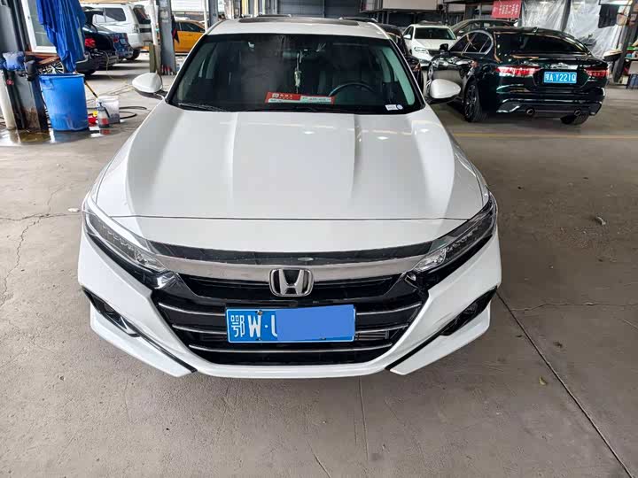 Фото 2 - Honda Accord