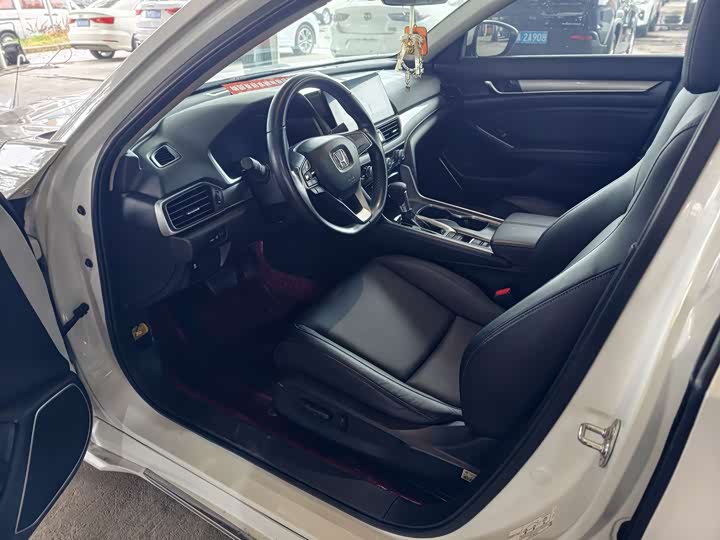 Фото 3 - Honda Accord