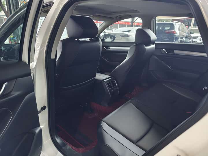 Фото 5 - Honda Accord