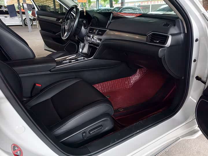 Фото 7 - Honda Accord