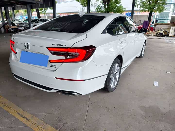 Фото 9 - Honda Accord