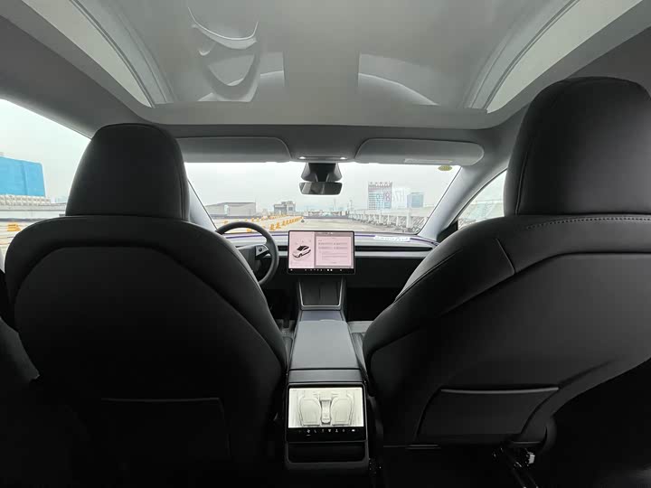 Фото 9 - Tesla Model Y