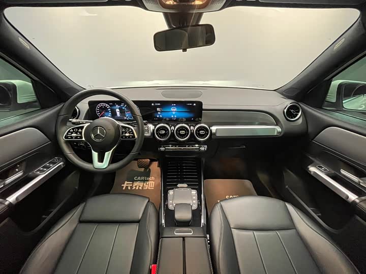 Фото 8 - Mercedes-Benz GLB-Class