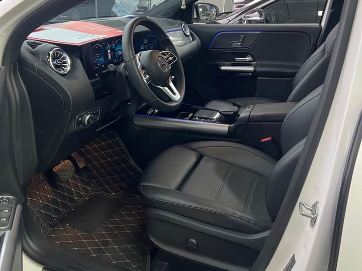 Photo 5 - Mercedes-Benz GLA-Class