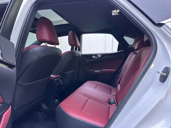 Фото 8 - Lexus NX