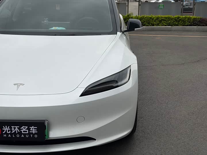 Фото 4 - Tesla Model 3