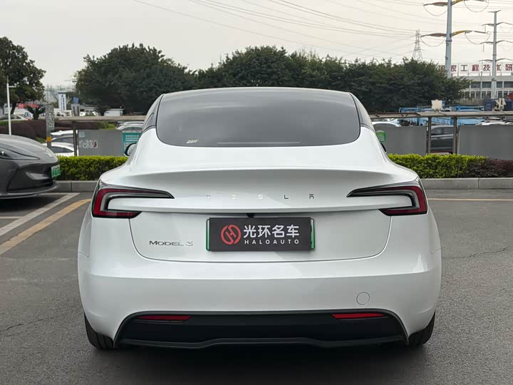 Фото 5 - Tesla Model 3