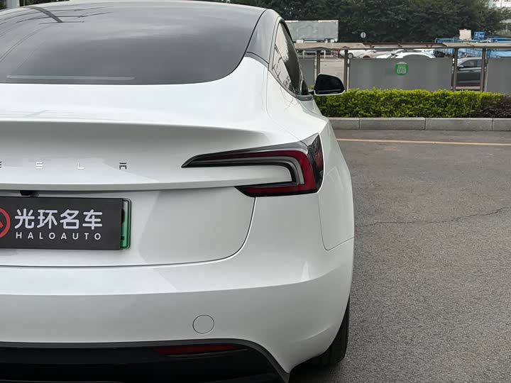 Фото 7 - Tesla Model 3