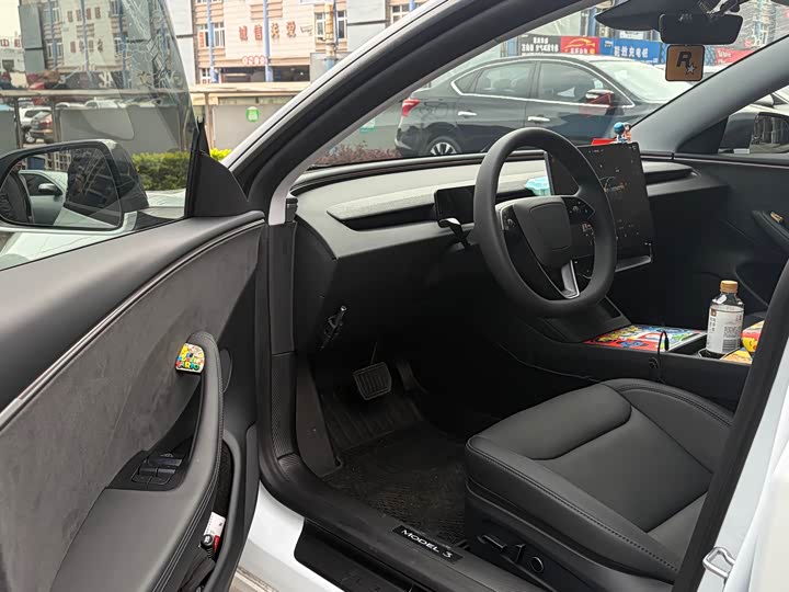 Фото 8 - Tesla Model 3