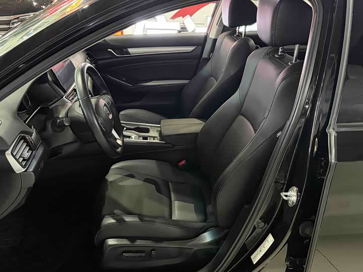 Фото 5 - Honda Accord