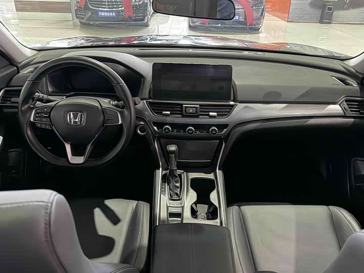 Фото 7 - Honda Accord