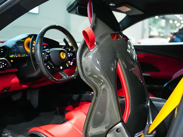 Фото 7 - Ferrari 296