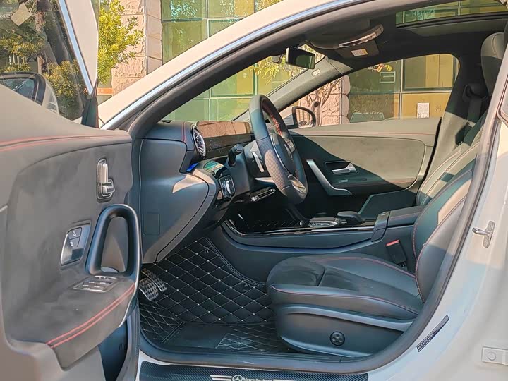 Фото 7 - Mercedes-Benz CLA-Class