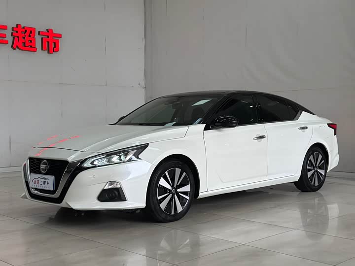 Фото 1 - Nissan Teana