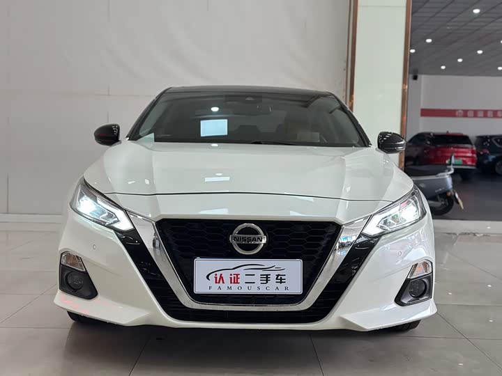 Фото 2 - Nissan Teana