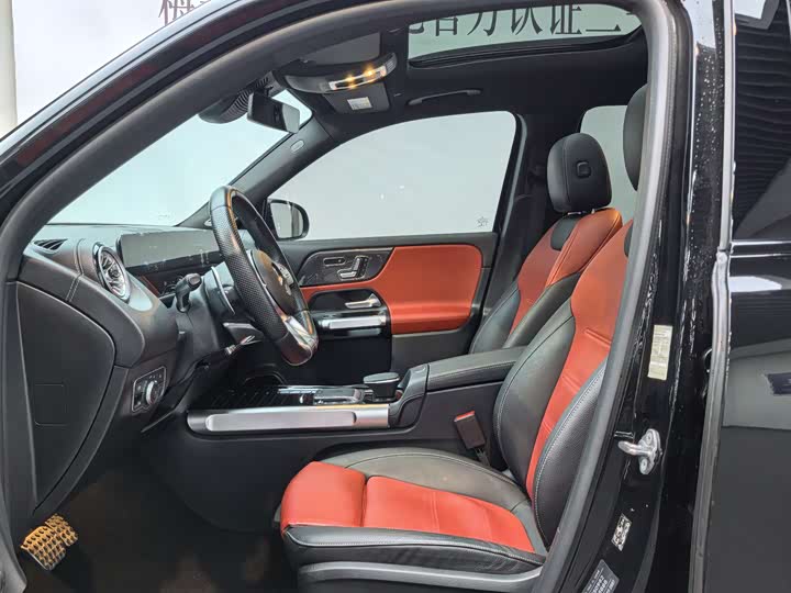 Фото 7 - Mercedes-Benz GLB-Class AMG