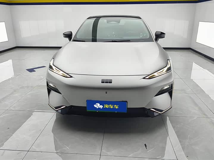 Фото 2 - Geely Galaxy E8