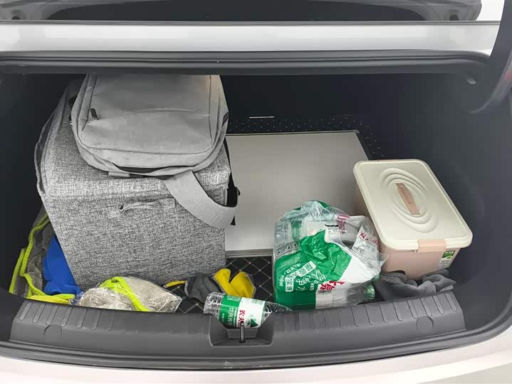 Фото 4 - Geely Galaxy E8