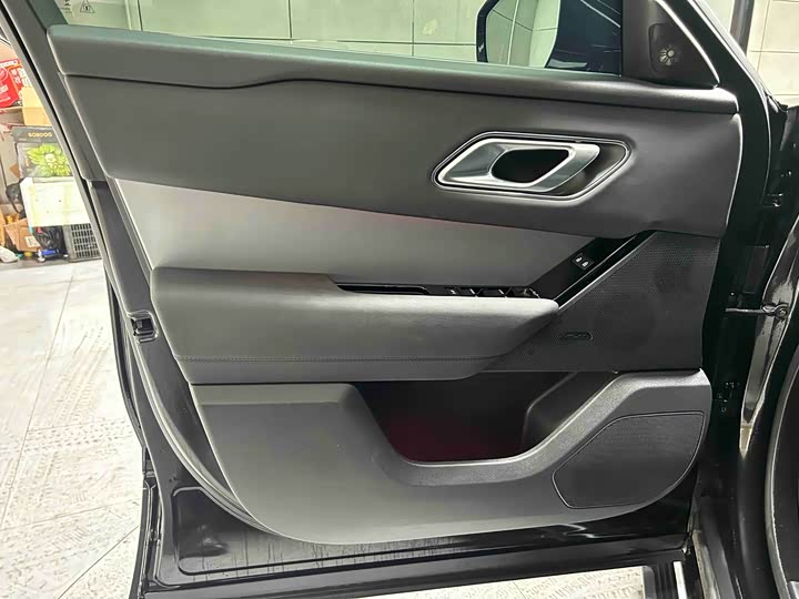 Фото 4 - Land Rover Range Rover Velar