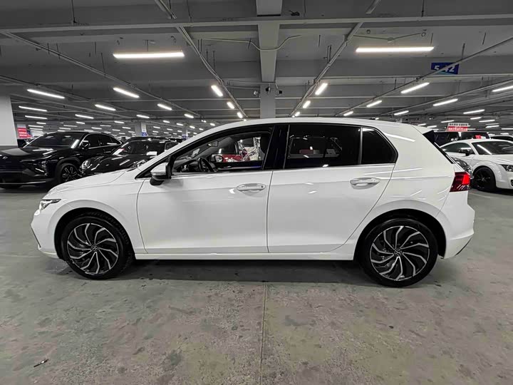 Фото 3 - Volkswagen Golf