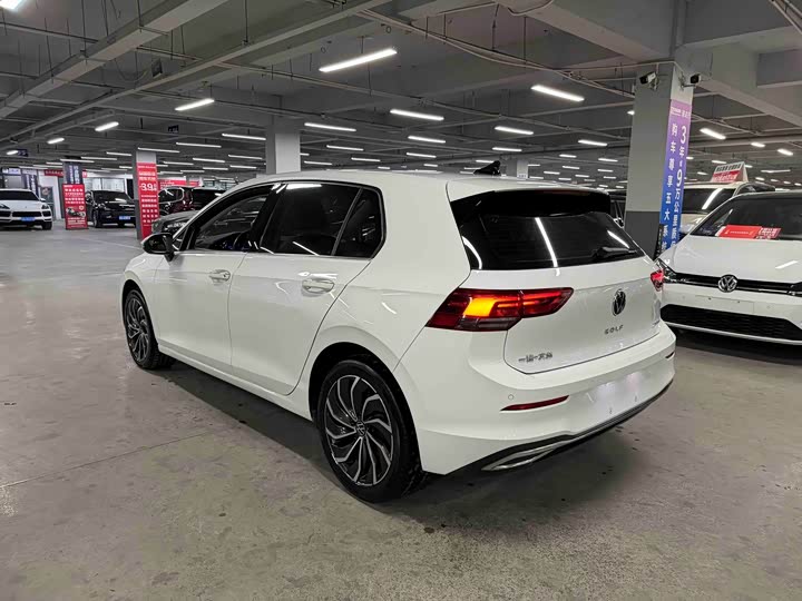 Фото 4 - Volkswagen Golf