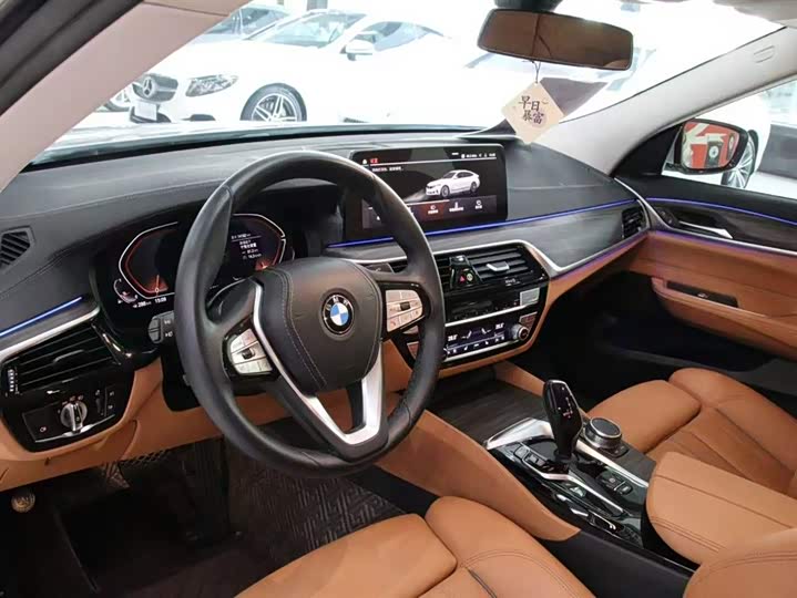 Фото 2 - BMW 6 Series GT