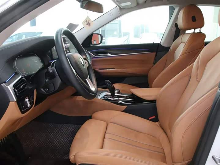 Фото 3 - BMW 6 Series GT