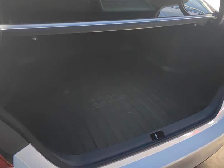 Фото 4 - Toyota Camry