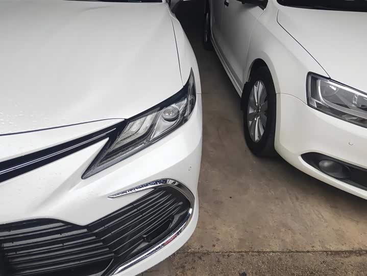 Фото 5 - Toyota Camry