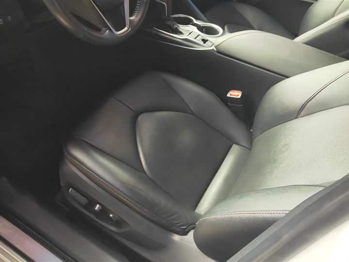 Фото 9 - Toyota Camry