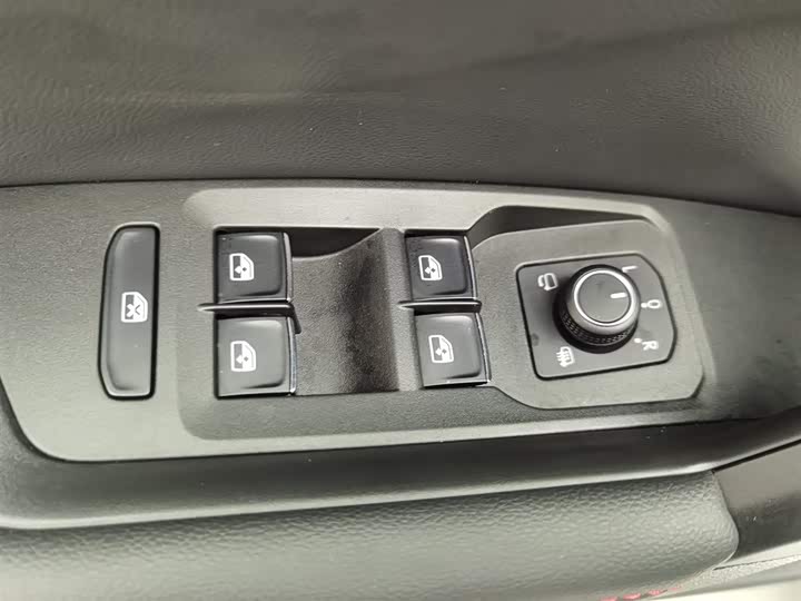 Фото 9 - Volkswagen Lavida