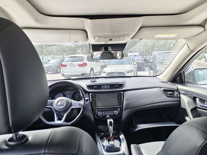 Фото 5 - Nissan X-Trail