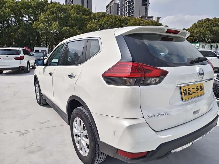 Фото 9 - Nissan X-Trail