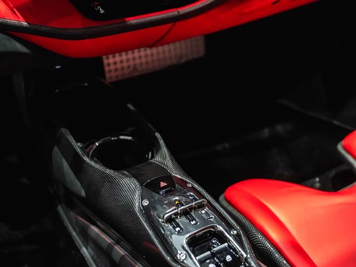 Фото 8 - Ferrari SF90